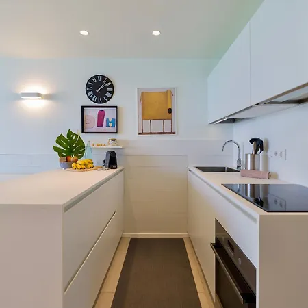Ocean Views With Spectacular Sunsets Apartment